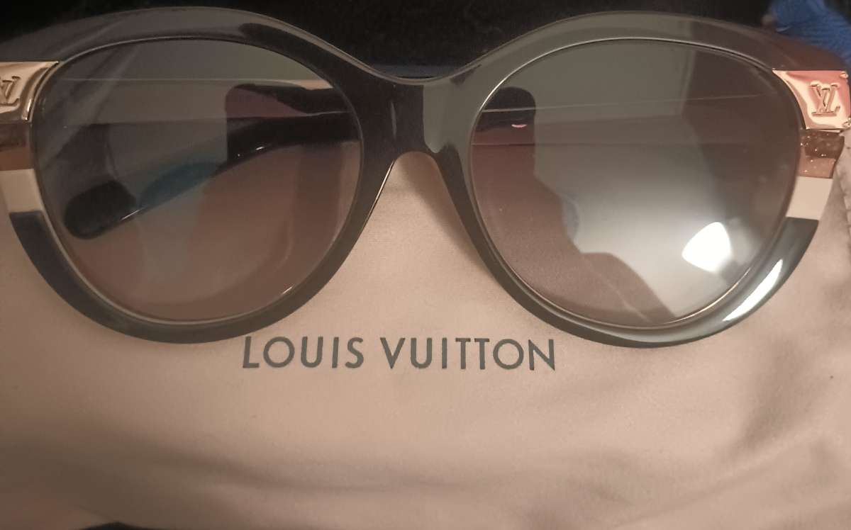 Louis Vuitton Petit Soupon Cat Eye Sunglasses