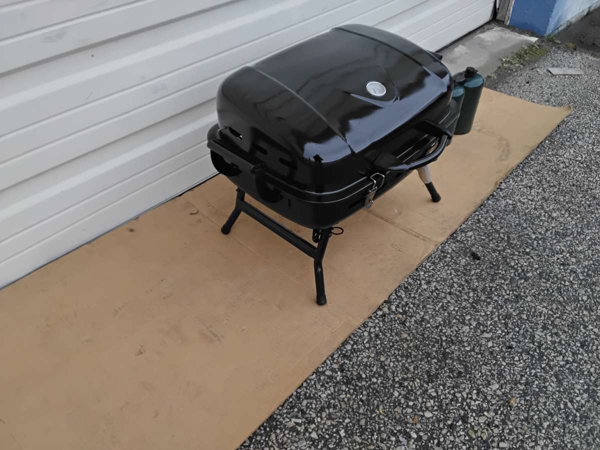Black Portable Propane Gas Grill 2 Full Propane Tanks New