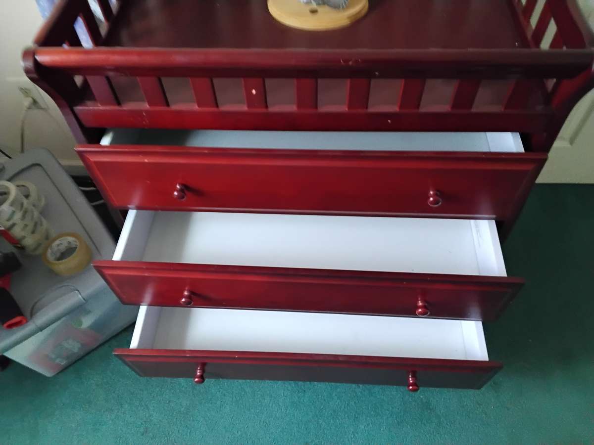 Nice Baby Changing Station with 3 Drawers Very Clean New