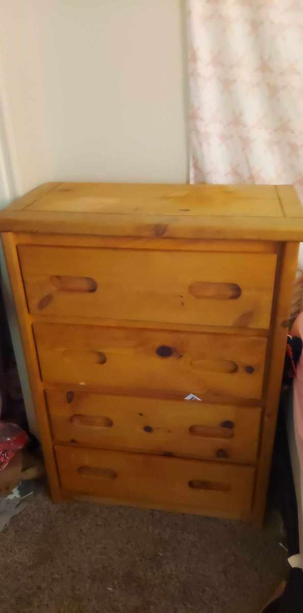standing dresser