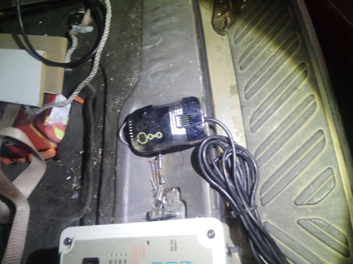 CO2 injection controller with remote and regulator