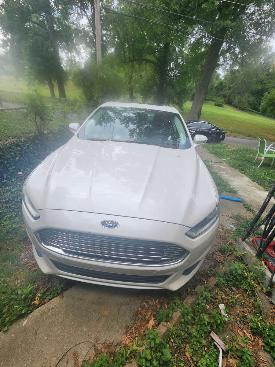 Ford fusion Hybrid 2013
