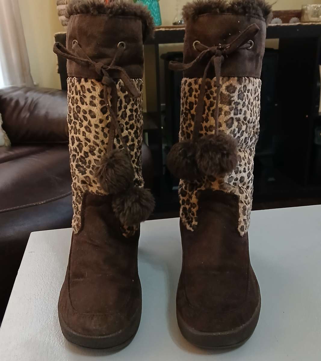 SO Wear it Declare it Snow Boots for Women Size 8