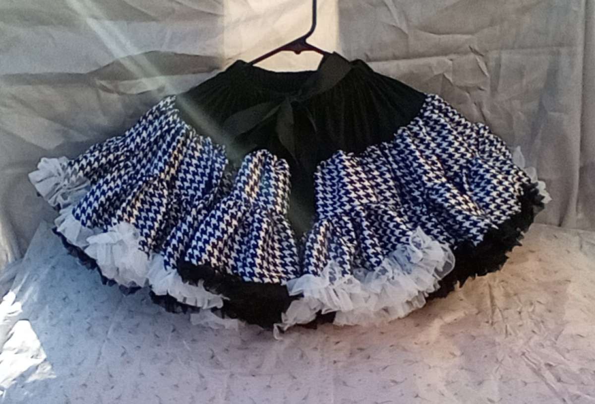 6yrs Houndstooth TuTu Pettiskirt EUC Button Cinchers