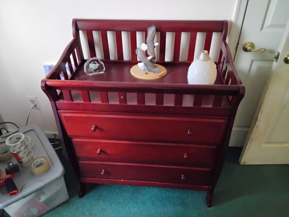 Nice Baby Changing Station with 3 Drawers Very Clean New