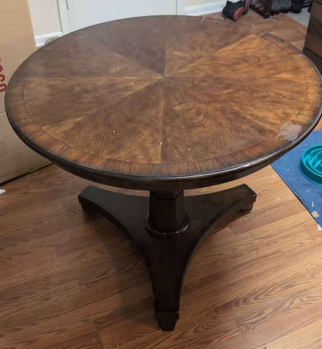 Woodbridge Classic Dining Table
