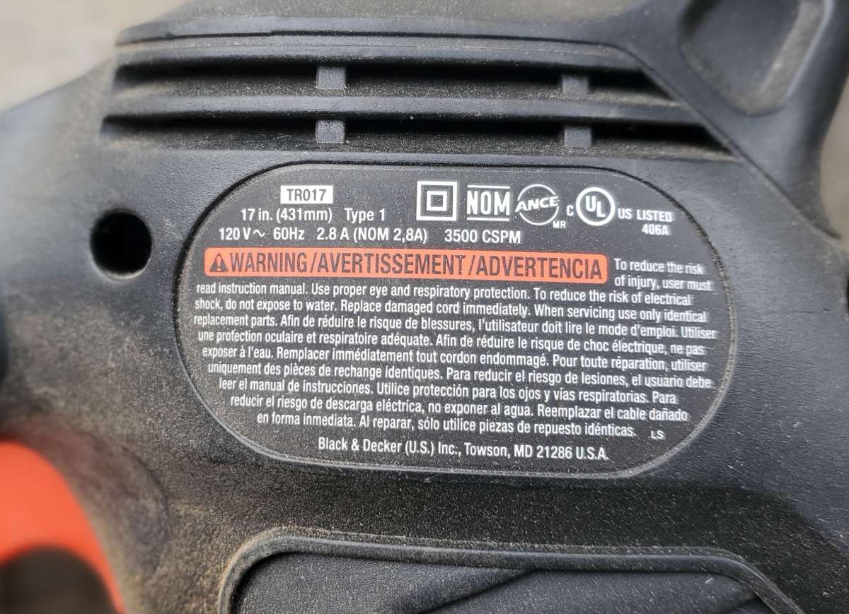 Black  Decker  Electric Corded Hedge Clipper 17  120V  28 Am