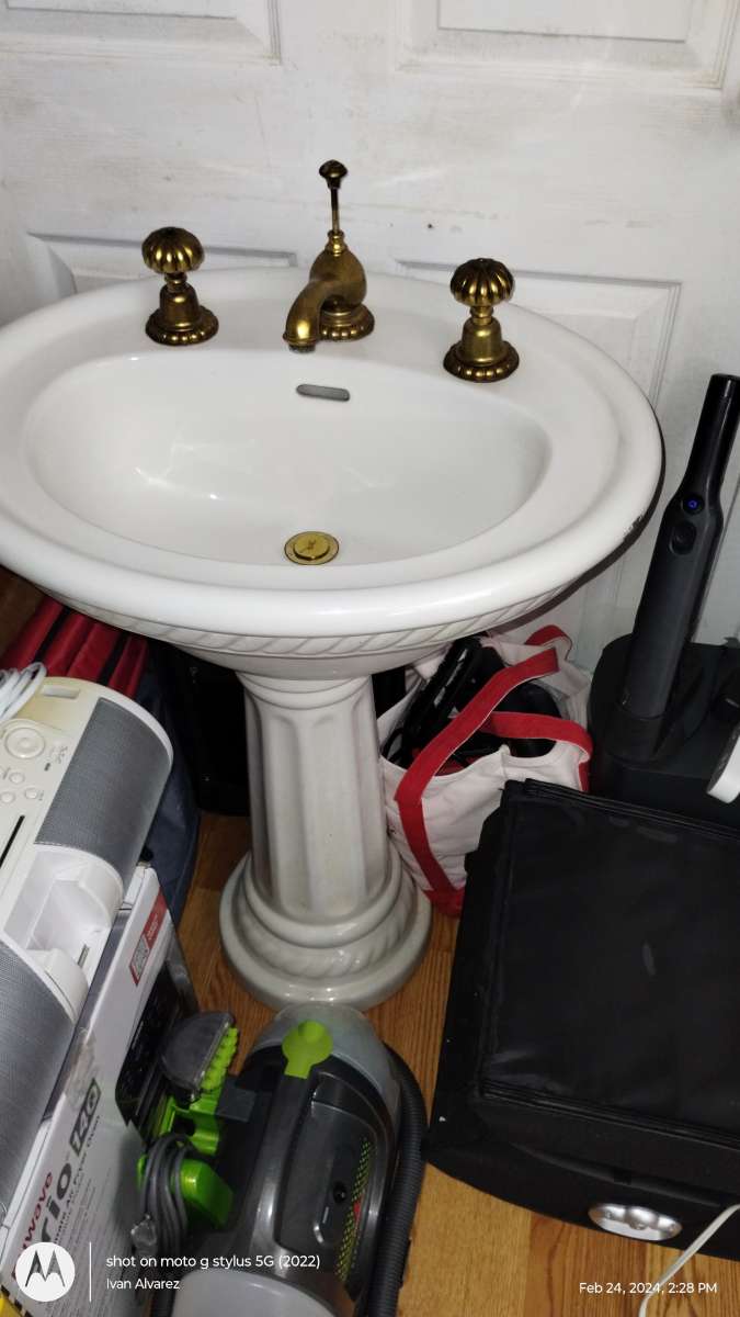 vintage cast iron porcelain pedestal sink BEAUTIFUL
