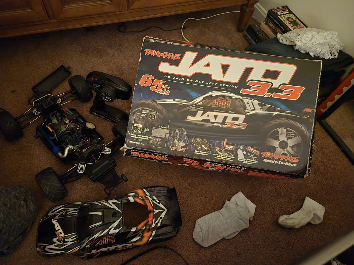 jalo 3 point 3 motorized car