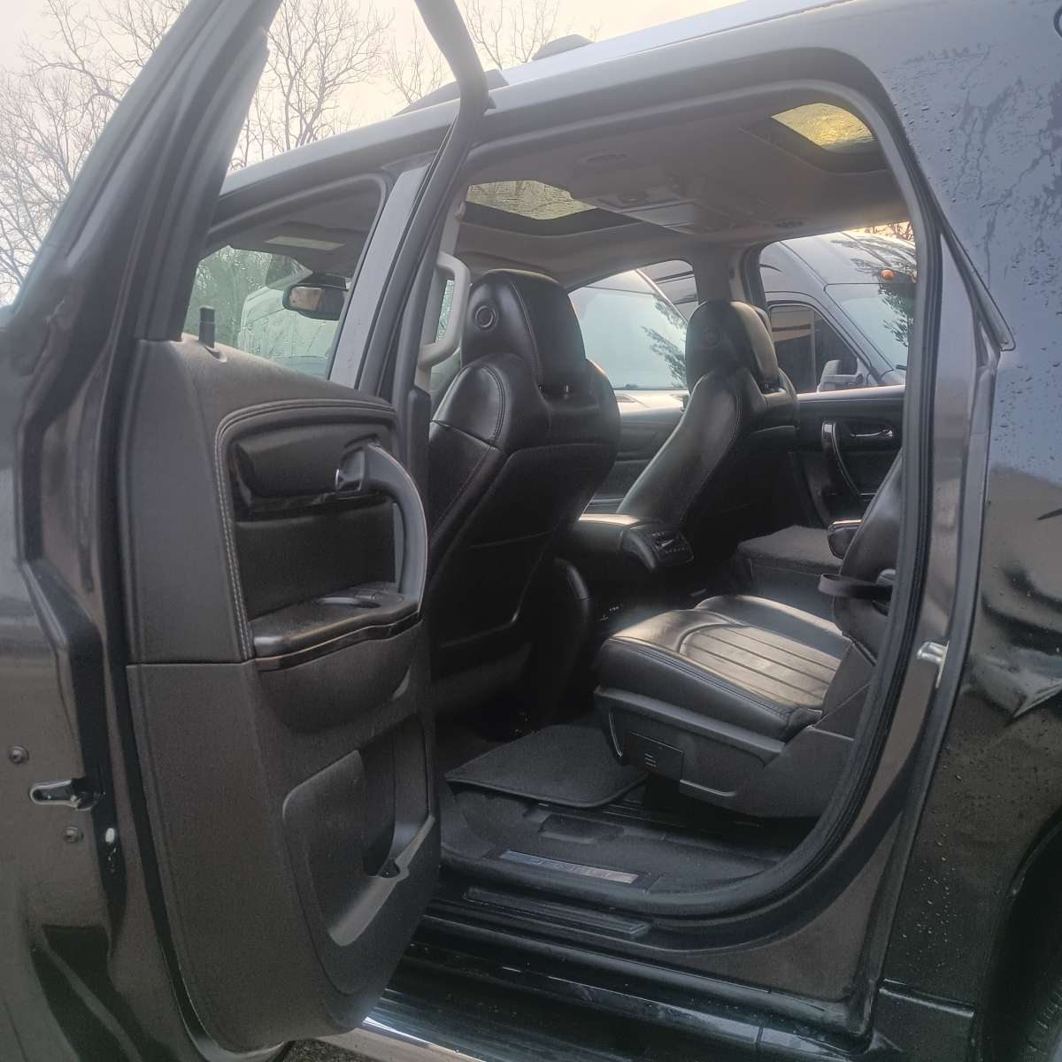 2014 GMC Acadia Denali 89k miles