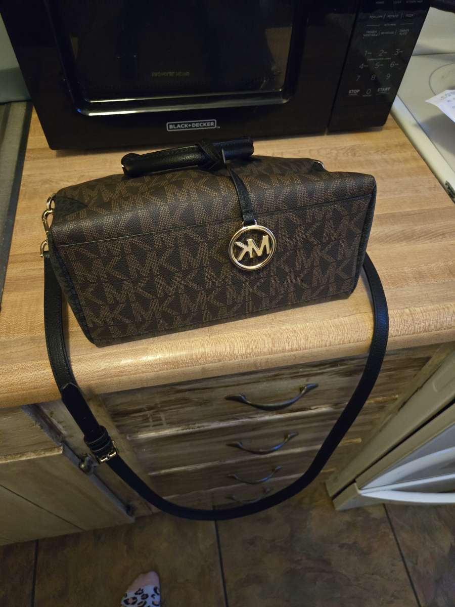 Michael kors purse