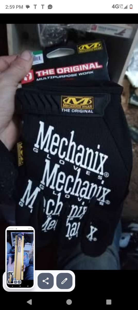 3 DeWalt saw saw blades 1 pairs of mechanic gloves MUST GO