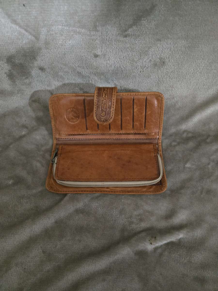 VINTAGE LIGHT BROWN LEATHER GUDALAJARA WALLET USED