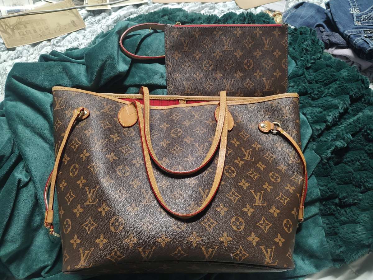 Large Louis Vuitton Neverfull shoulder bag