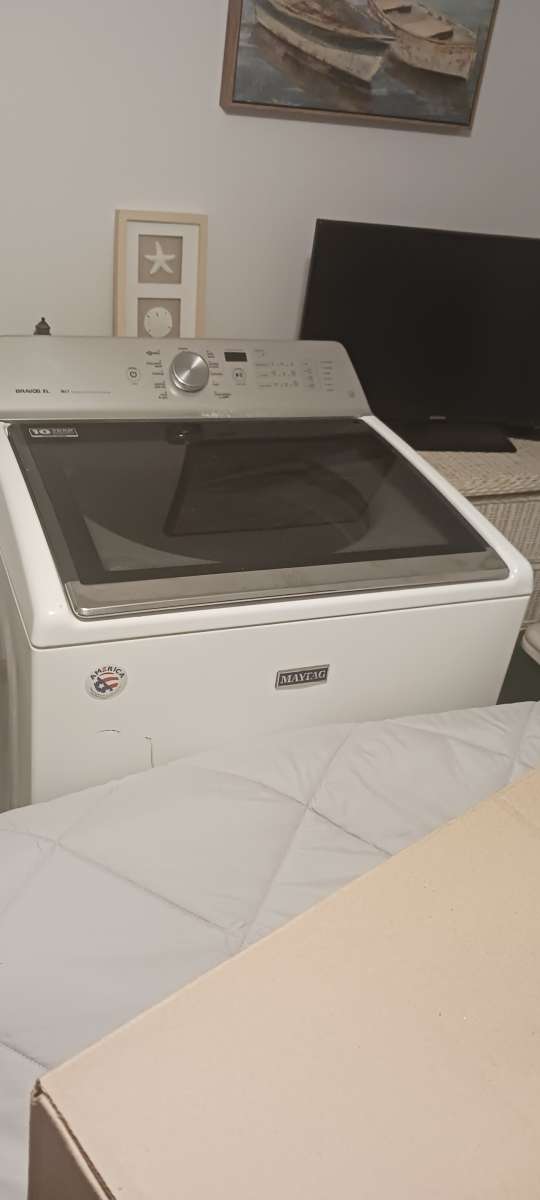 Maytag washer really good condition lot of features