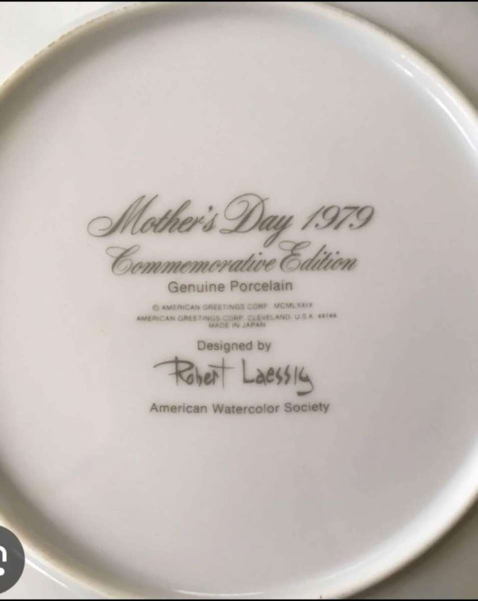 Mothers Day 1979 Commemorative Plate Robert  Laessig Designe