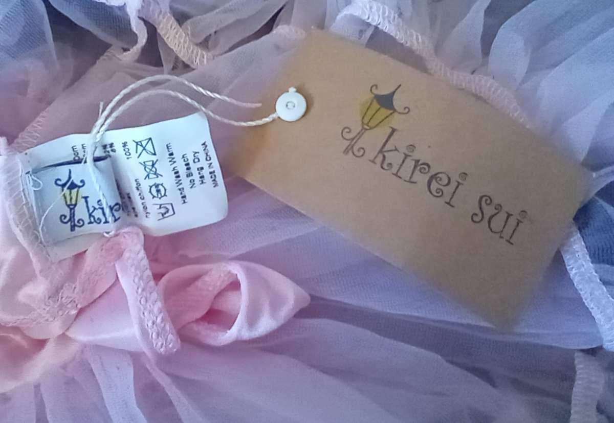 4 to 5yrs Lt Pink TuTu Pettiskirt NWT Button Cinchers