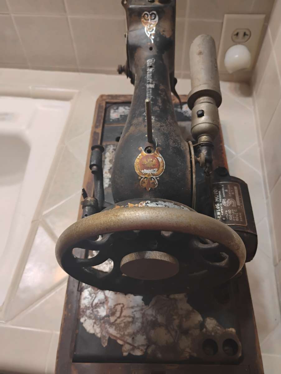 SINGER Sewing machine from 1920s