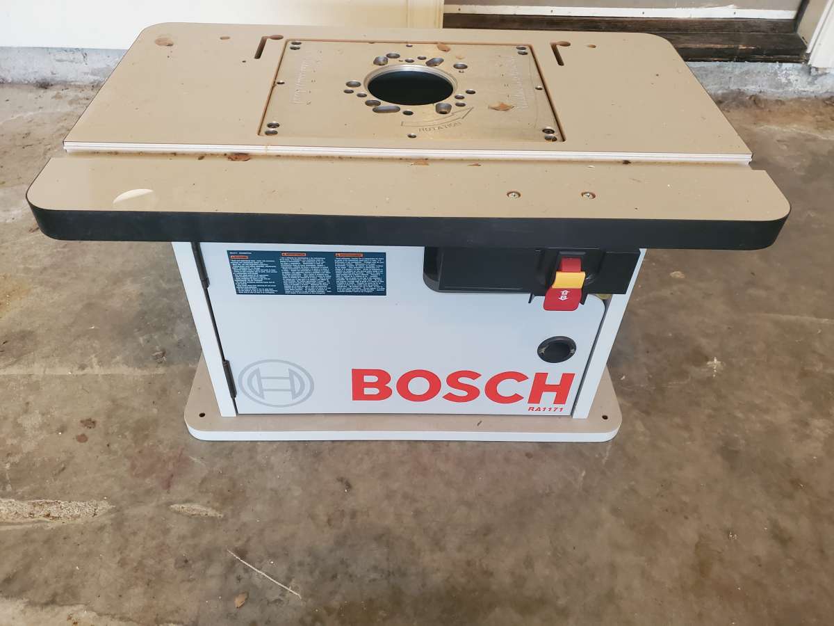 Bosch  Router Table  Includes Fence Board  Model RA1171  Lig