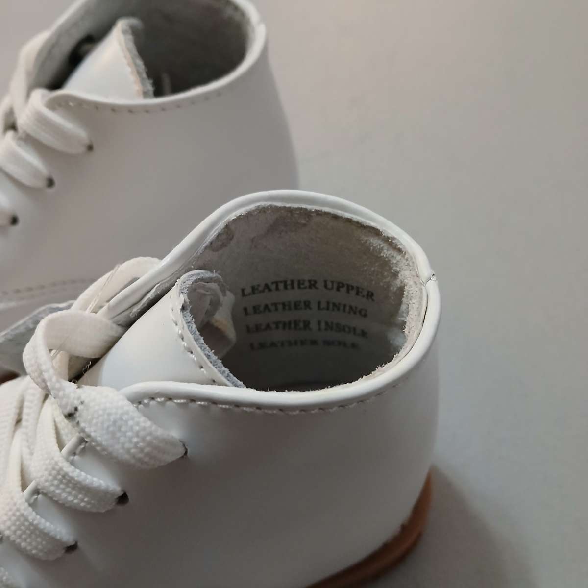 Cavoo Walker Baby Unisex white shoes size 3