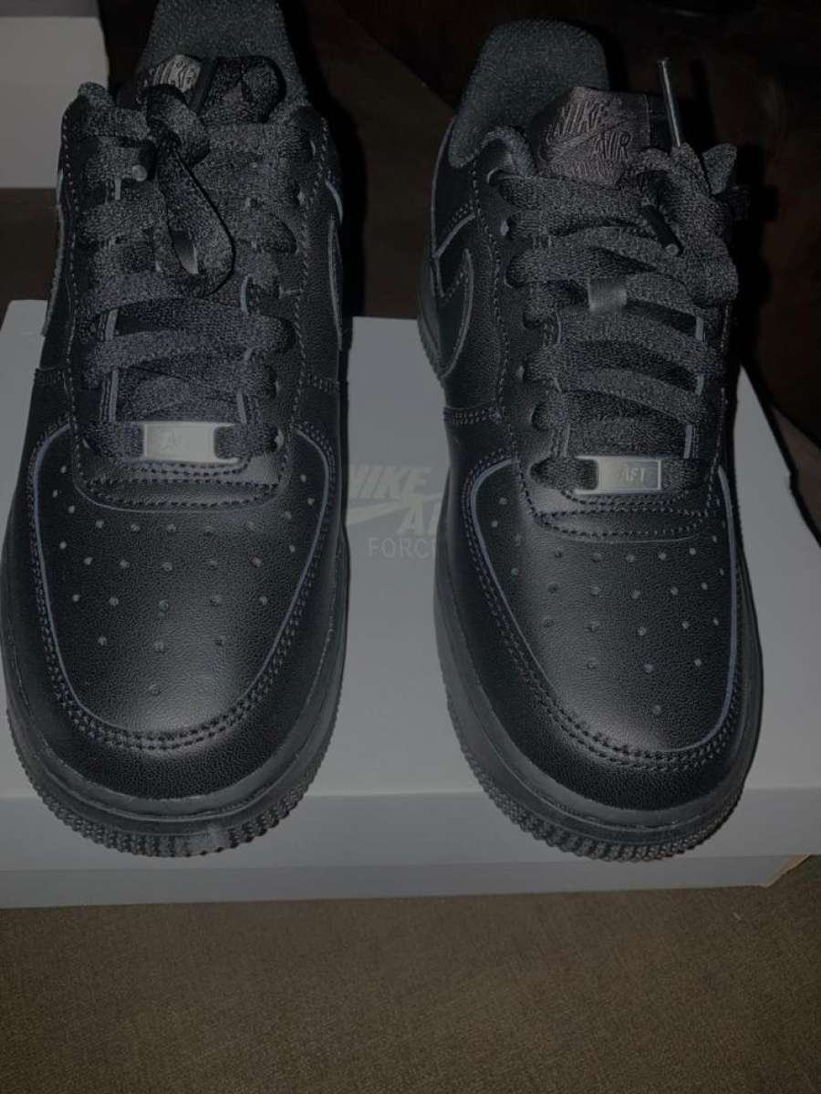 Black air forces 1s