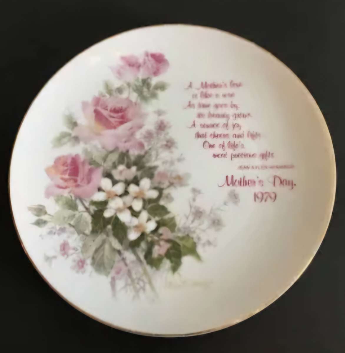 Mothers Day 1979 Commemorative Plate Robert  Laessig Designe