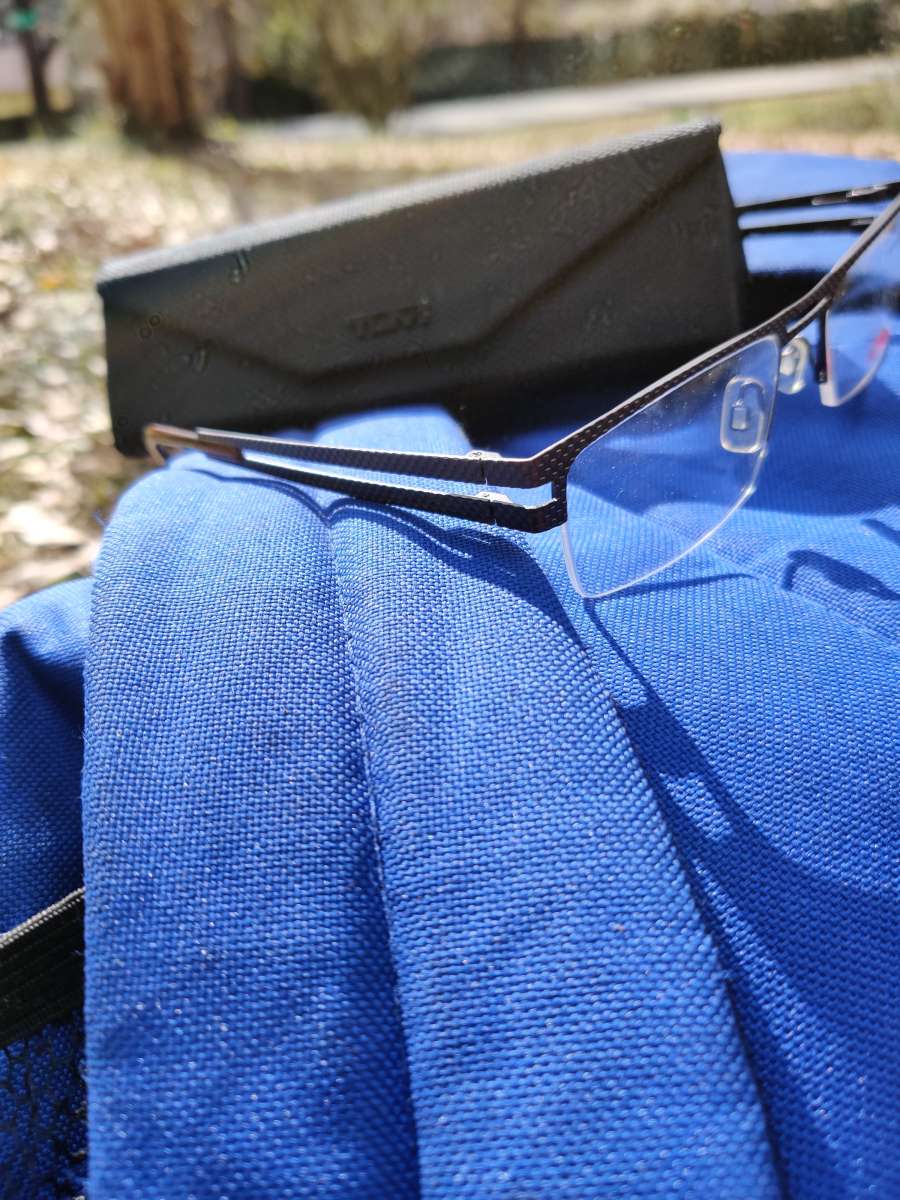 Tumi t108 5318140 brown stainless steel w glasses case