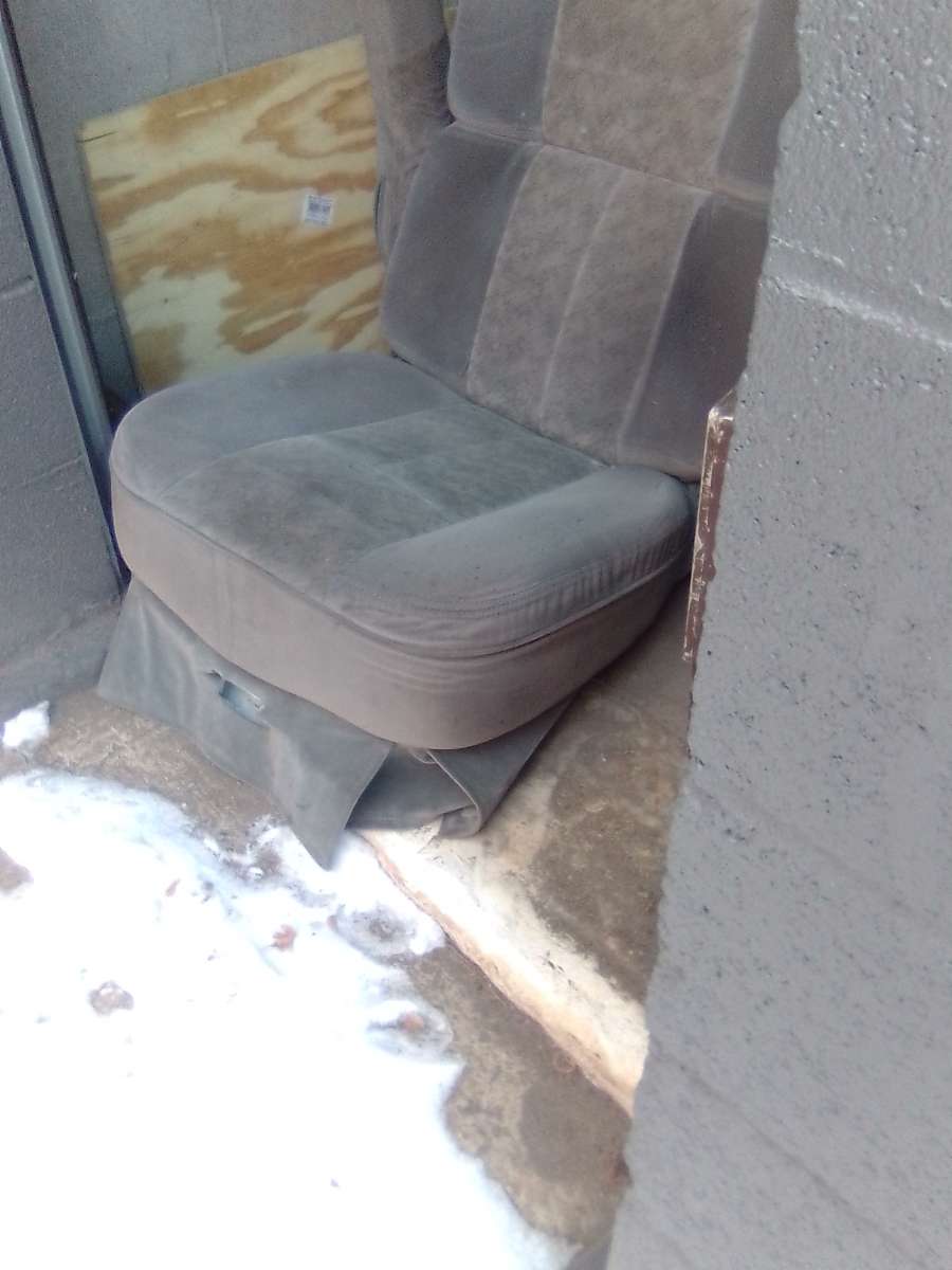 Dodge van front bucket seets