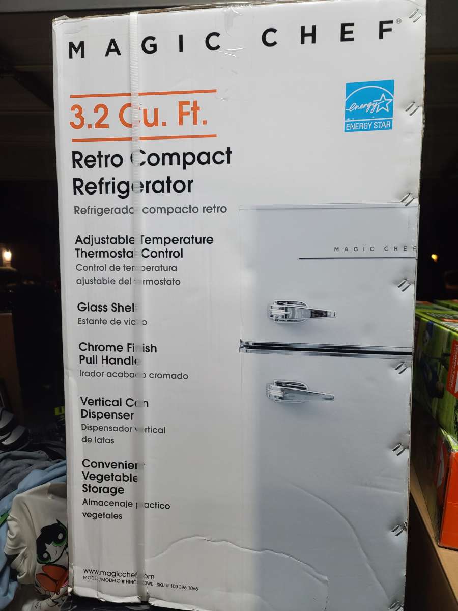 Magic Chef 32 cu retro refrigerator