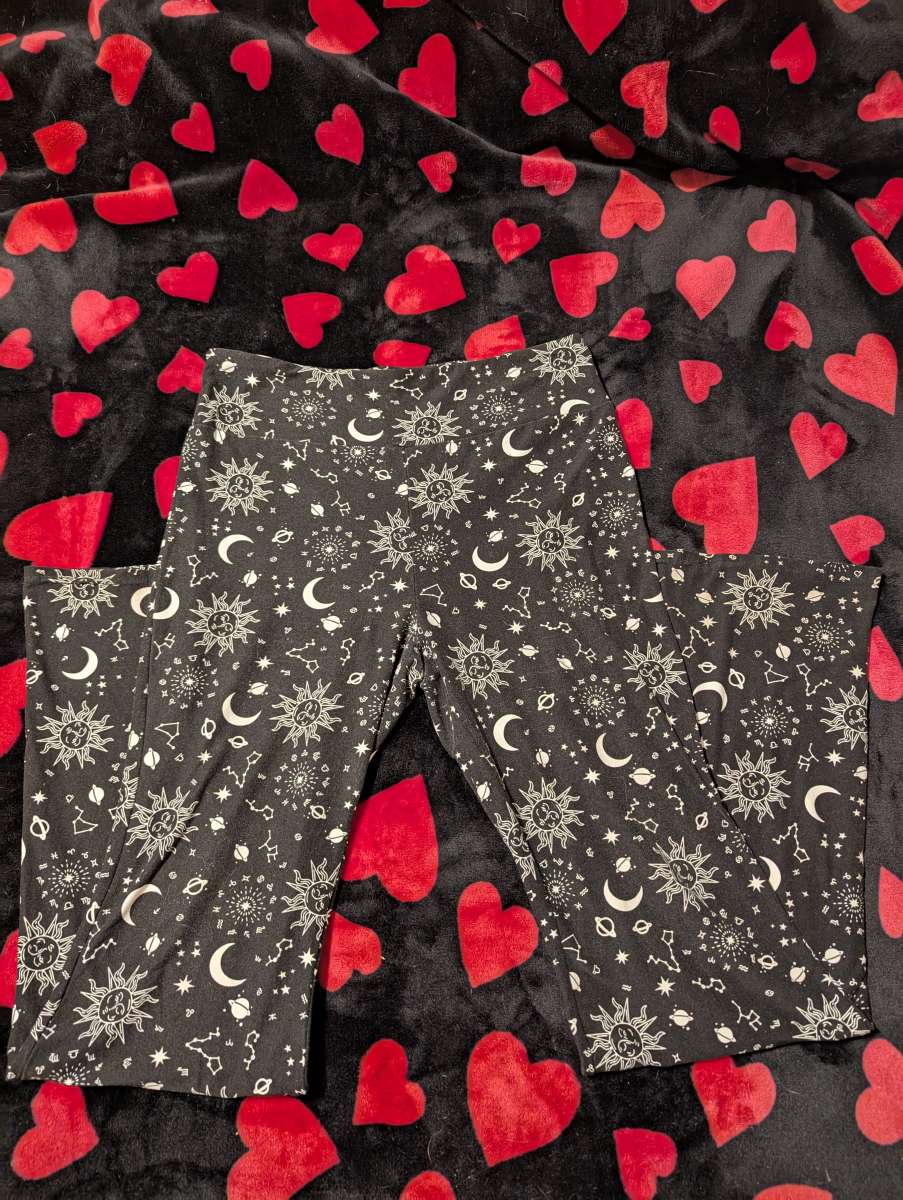 Sun  Moon yoga pants