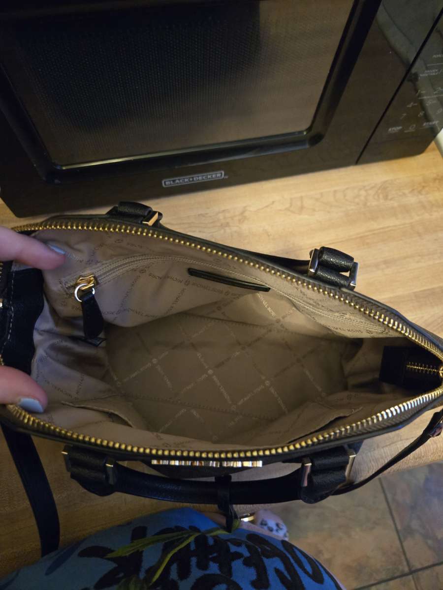 Michael kors purse