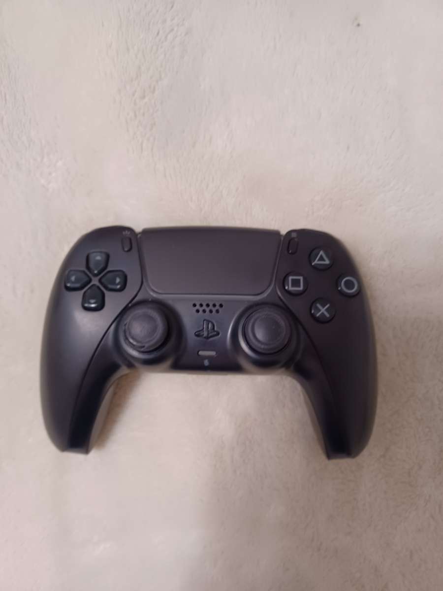 Black PS5 controller