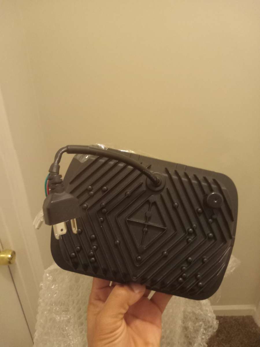 Pair of rectangular LED headlights with H4 connections