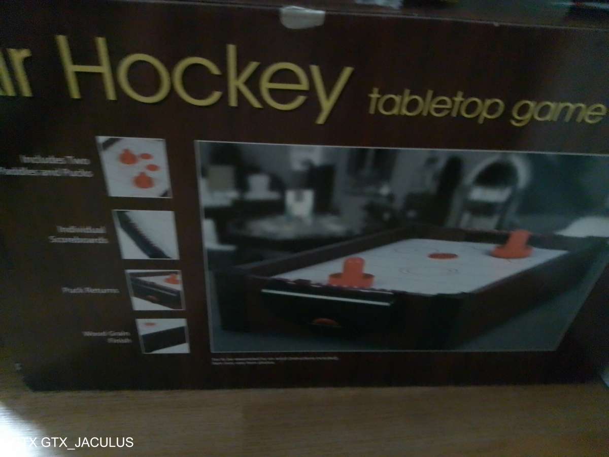 air hockey