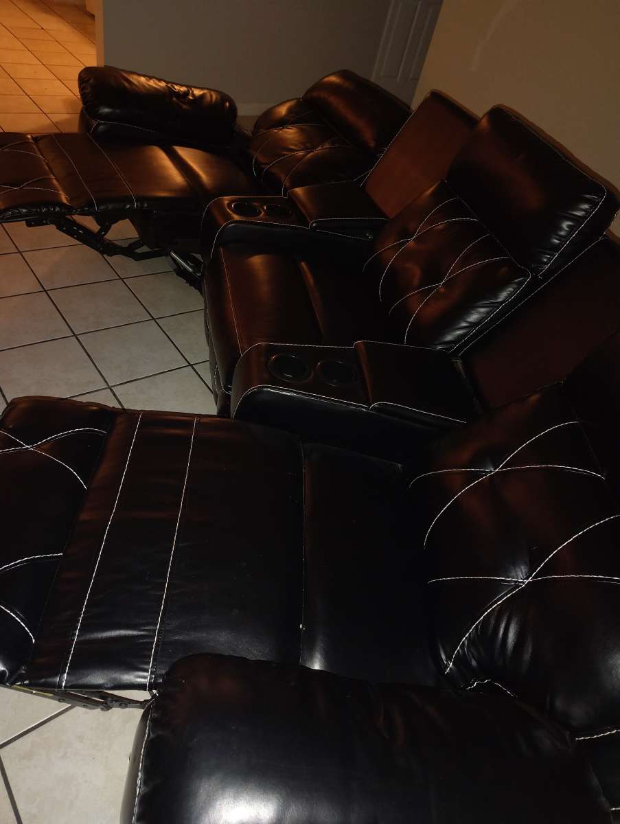 Tri leather recliner sofa brand new condition