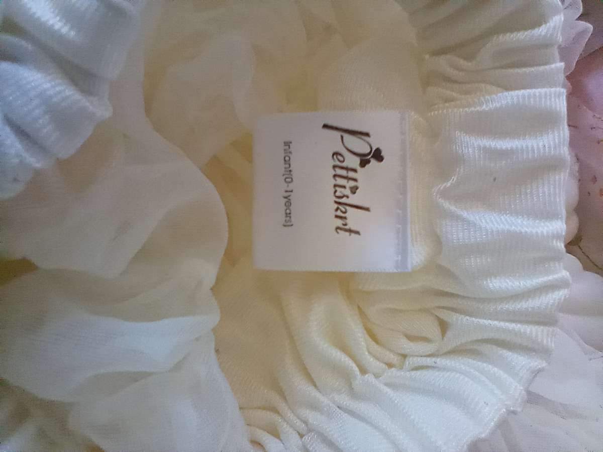 0 to 1yrs Ivory TuTu Pettiskirt EUC Bow Cinches Waist