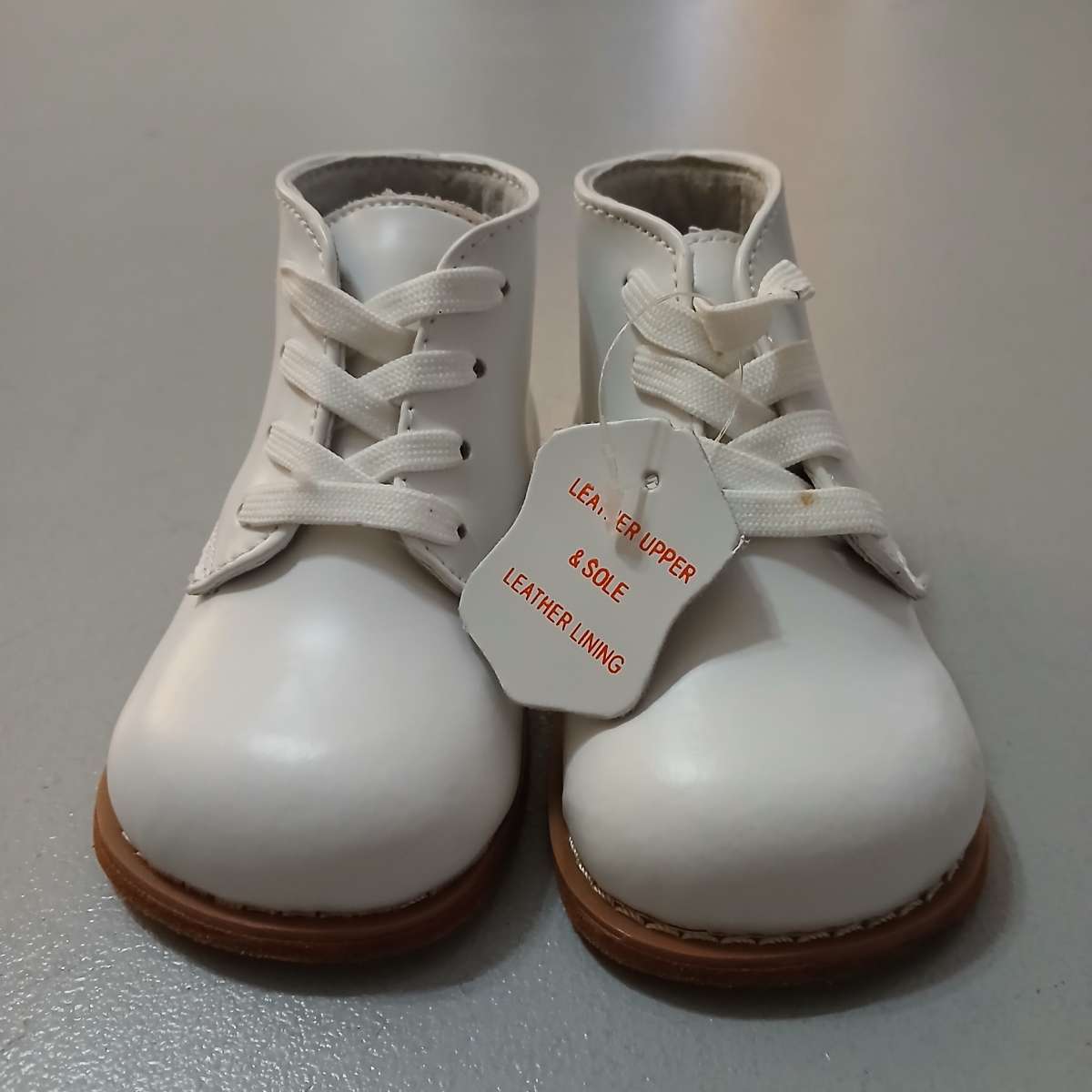 Cavoo Walker Baby Unisex white shoes size 3