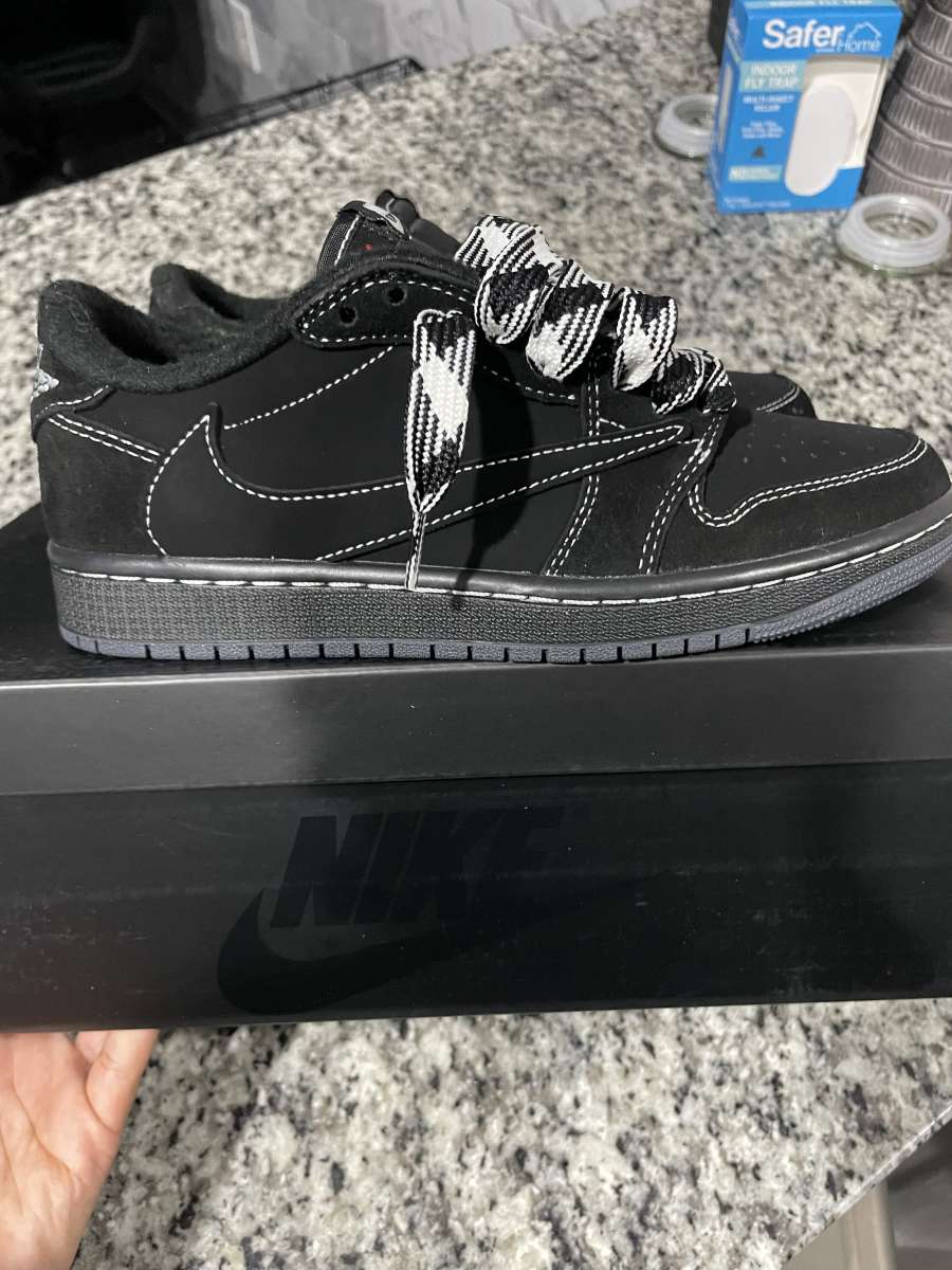 Travis Scott black phantom