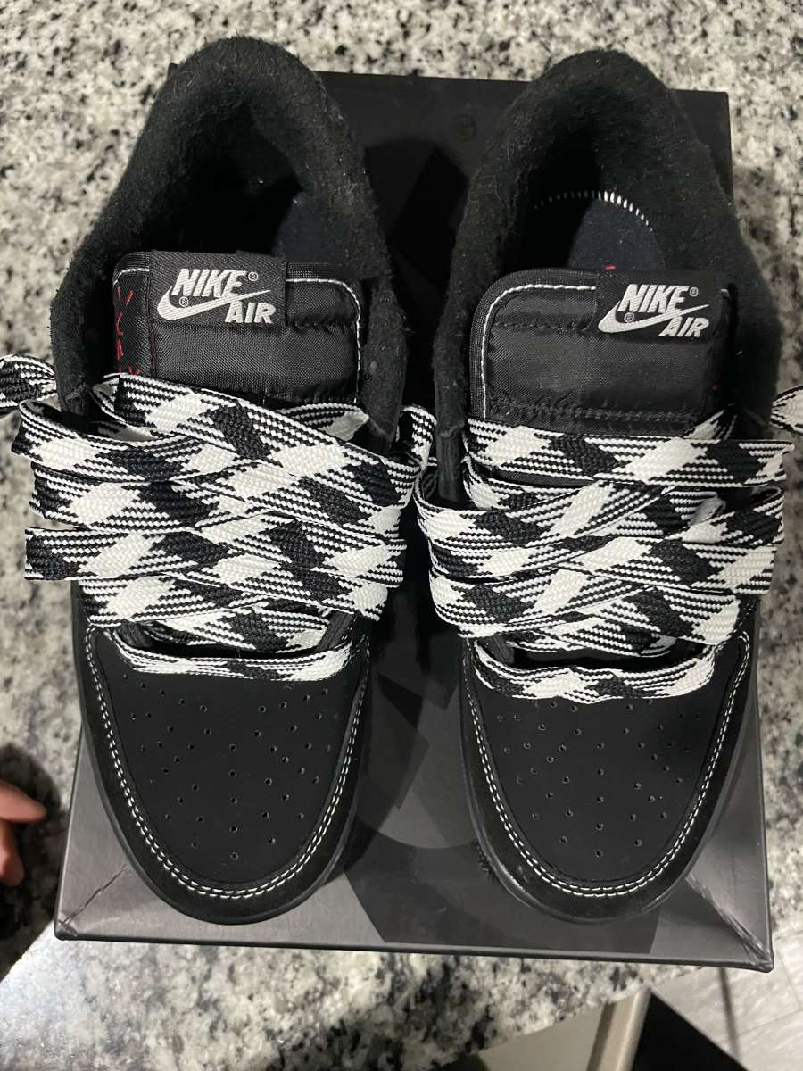 Travis Scott black phantom