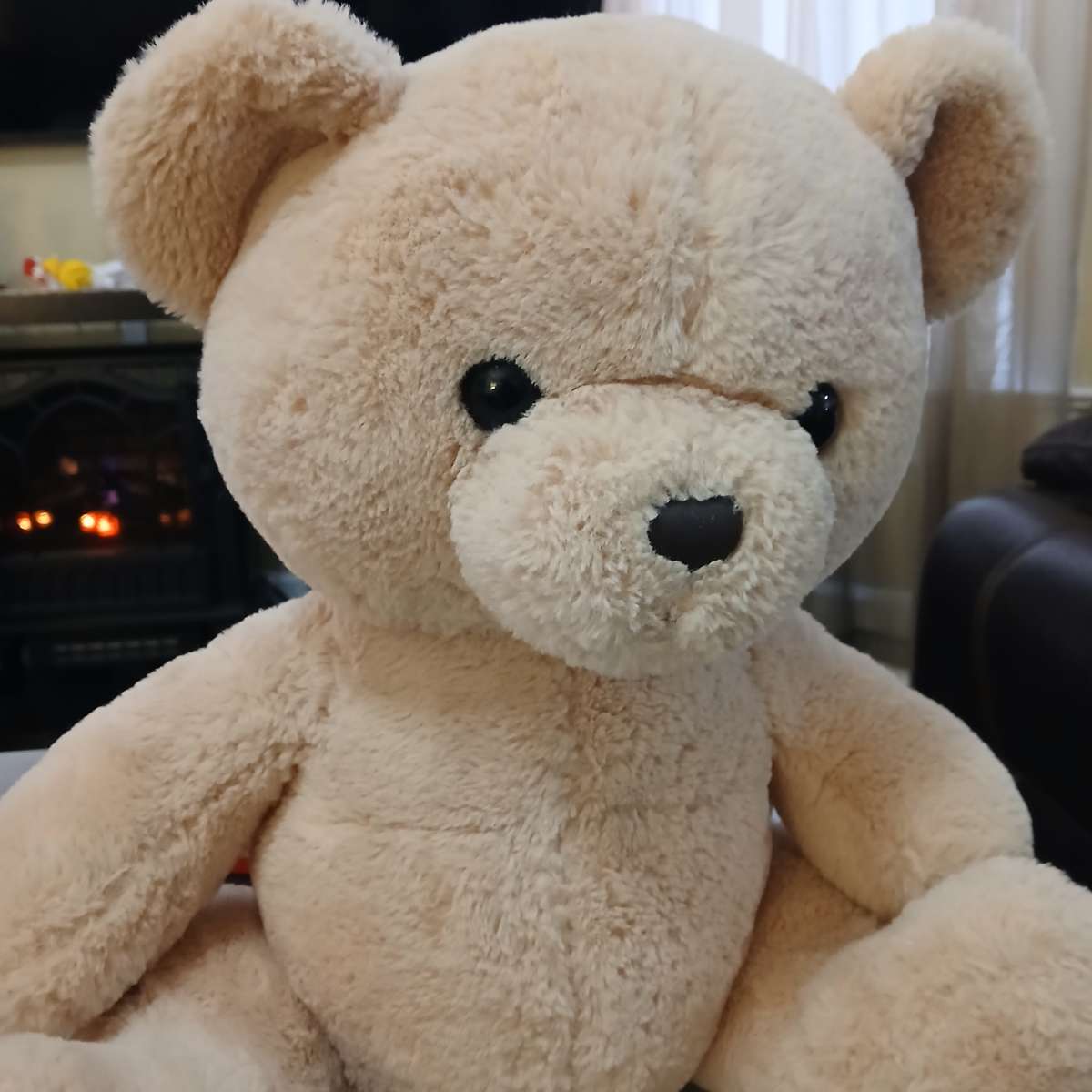 Sitting Teddy Bear with Love Sign 18x12