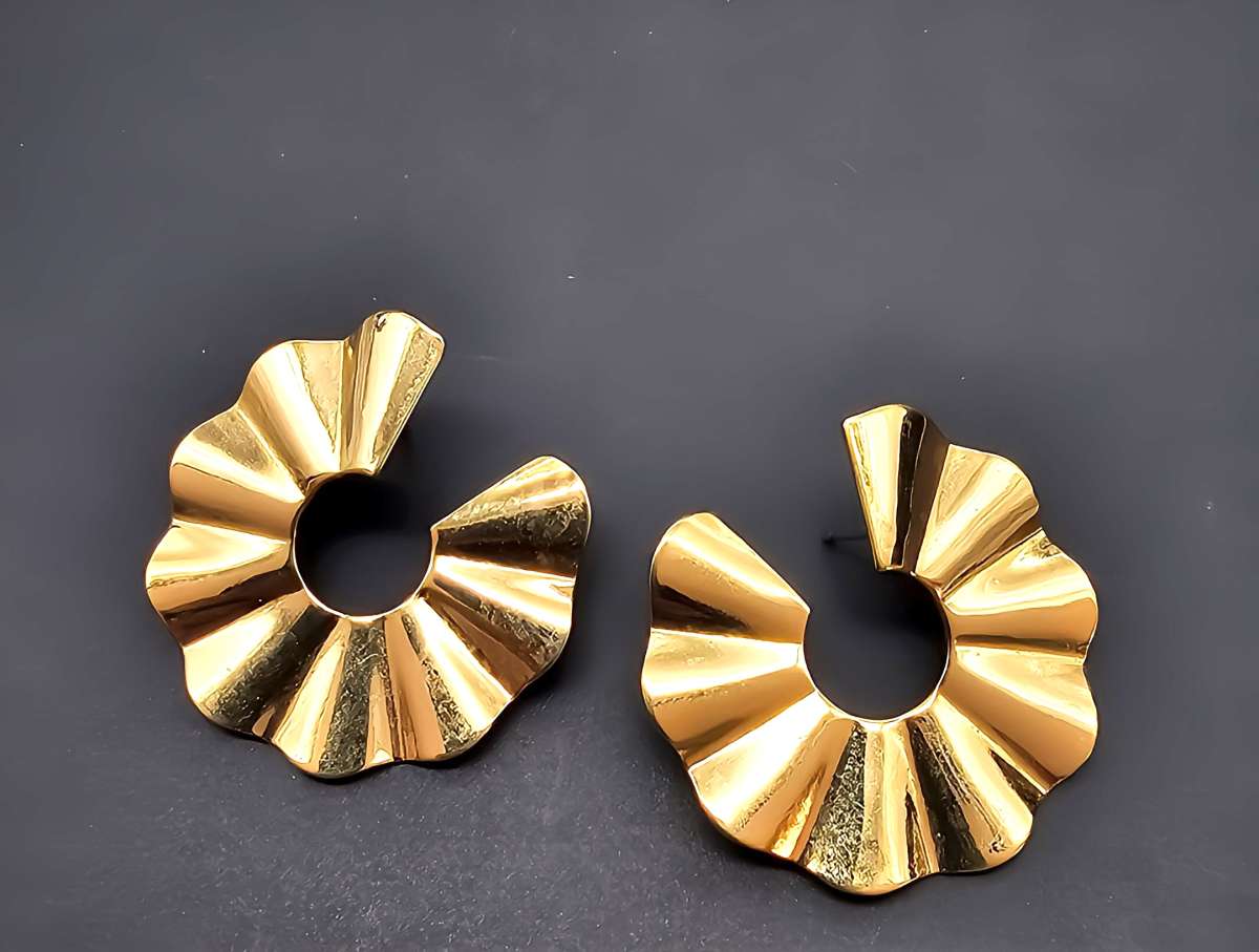 Avon Golden Crescent Stud Earrings