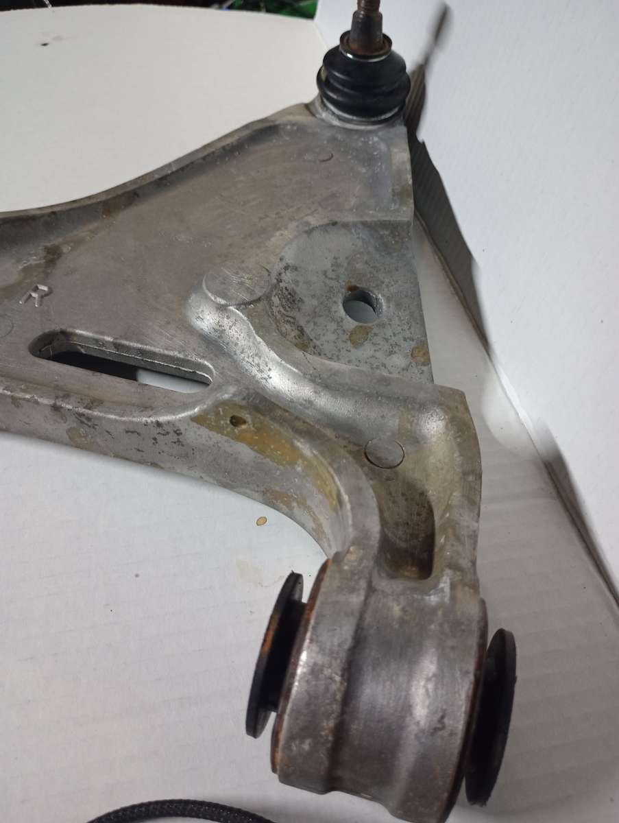 lower control arm 07 Buick lucerne