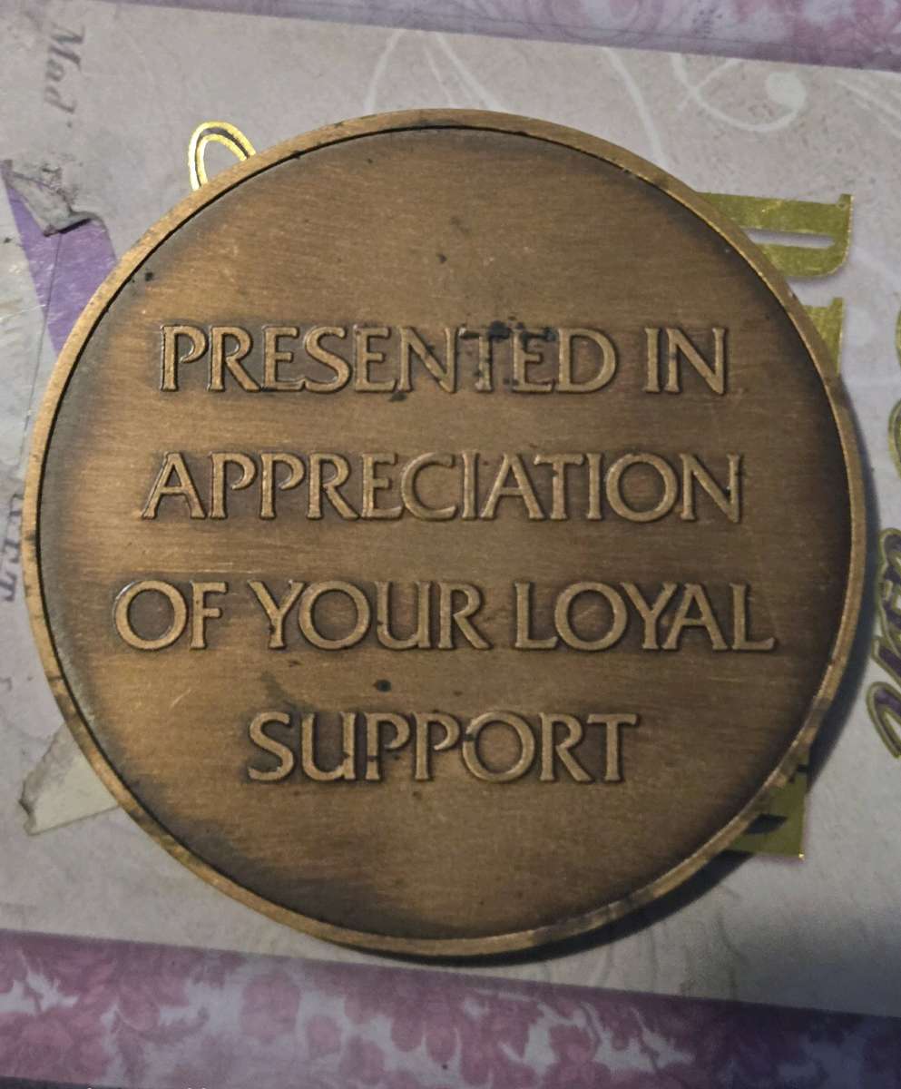 1984 LOS ANGELES RAMS MEDALLION