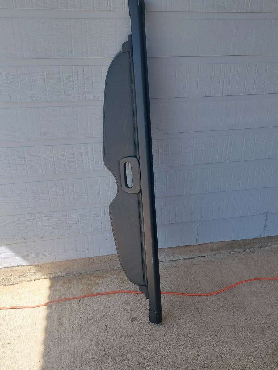 13 14 15 16 17 18 19 ESCAPE Retractable Cargo Cover