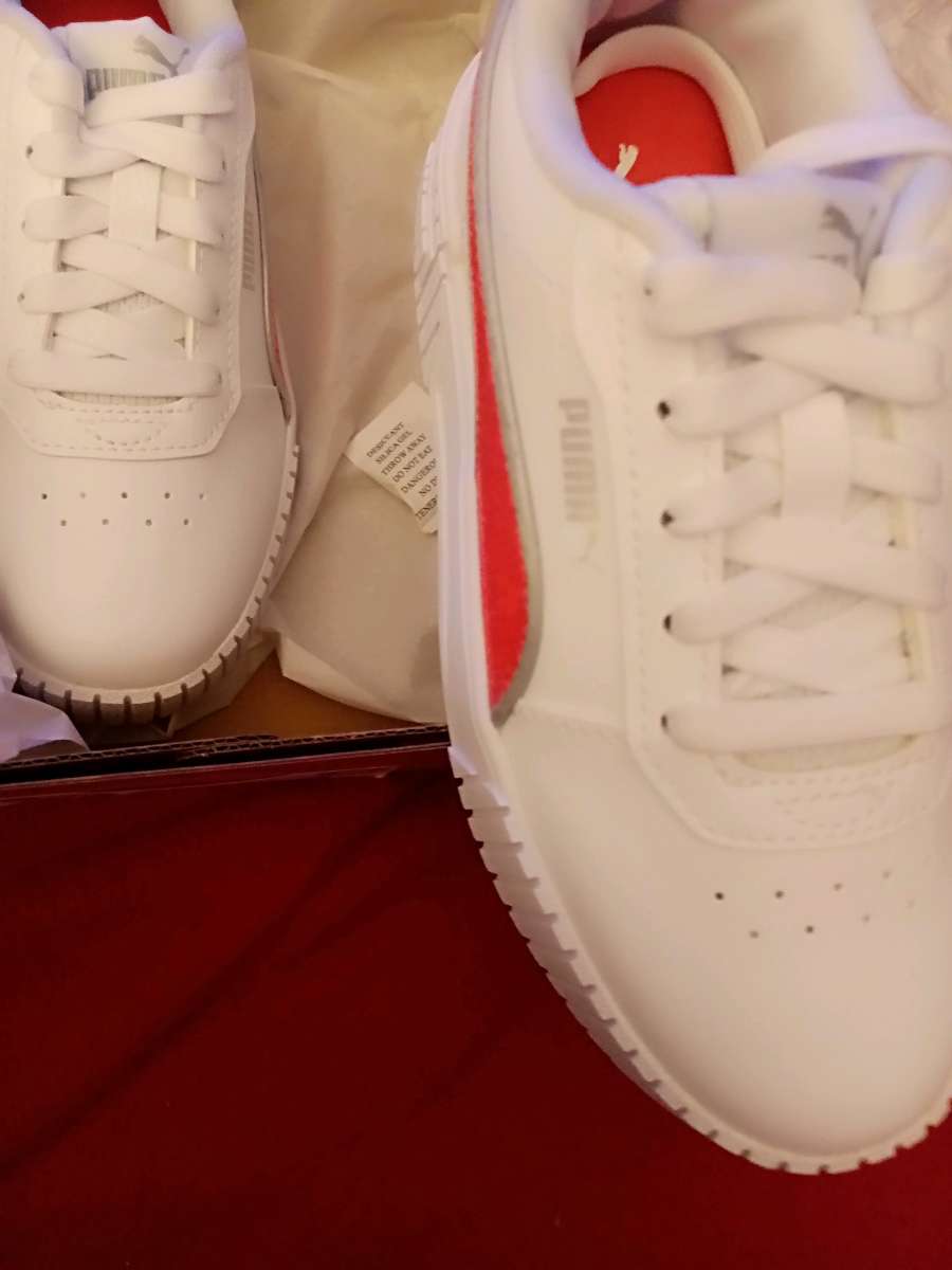 NEW PUMA AND  NIKE  LIKE NEW