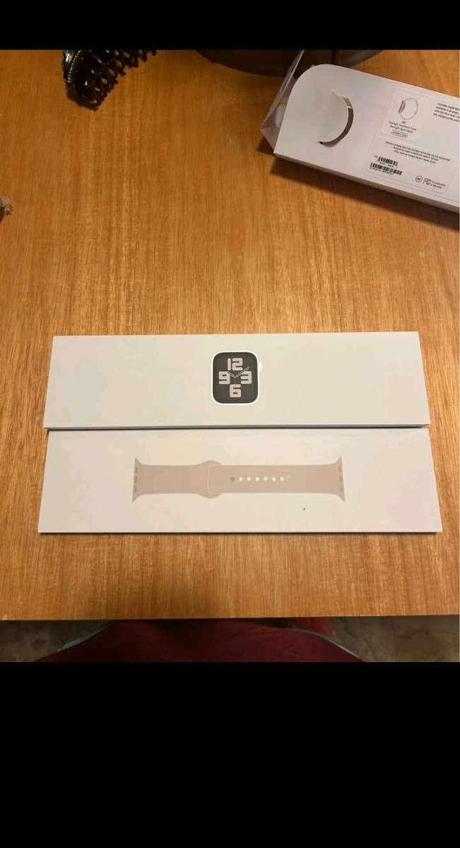 2nd Gen 40mm Apple Watch SE