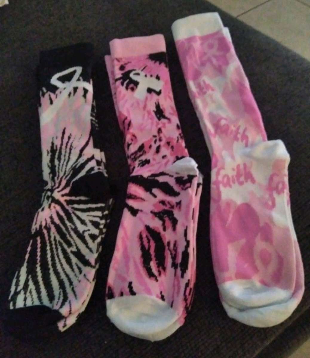 Support Cancer Socks