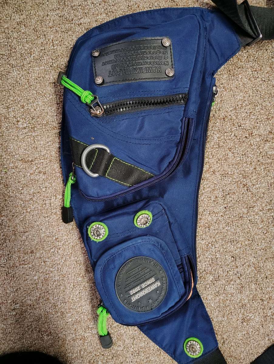 mans waist bag