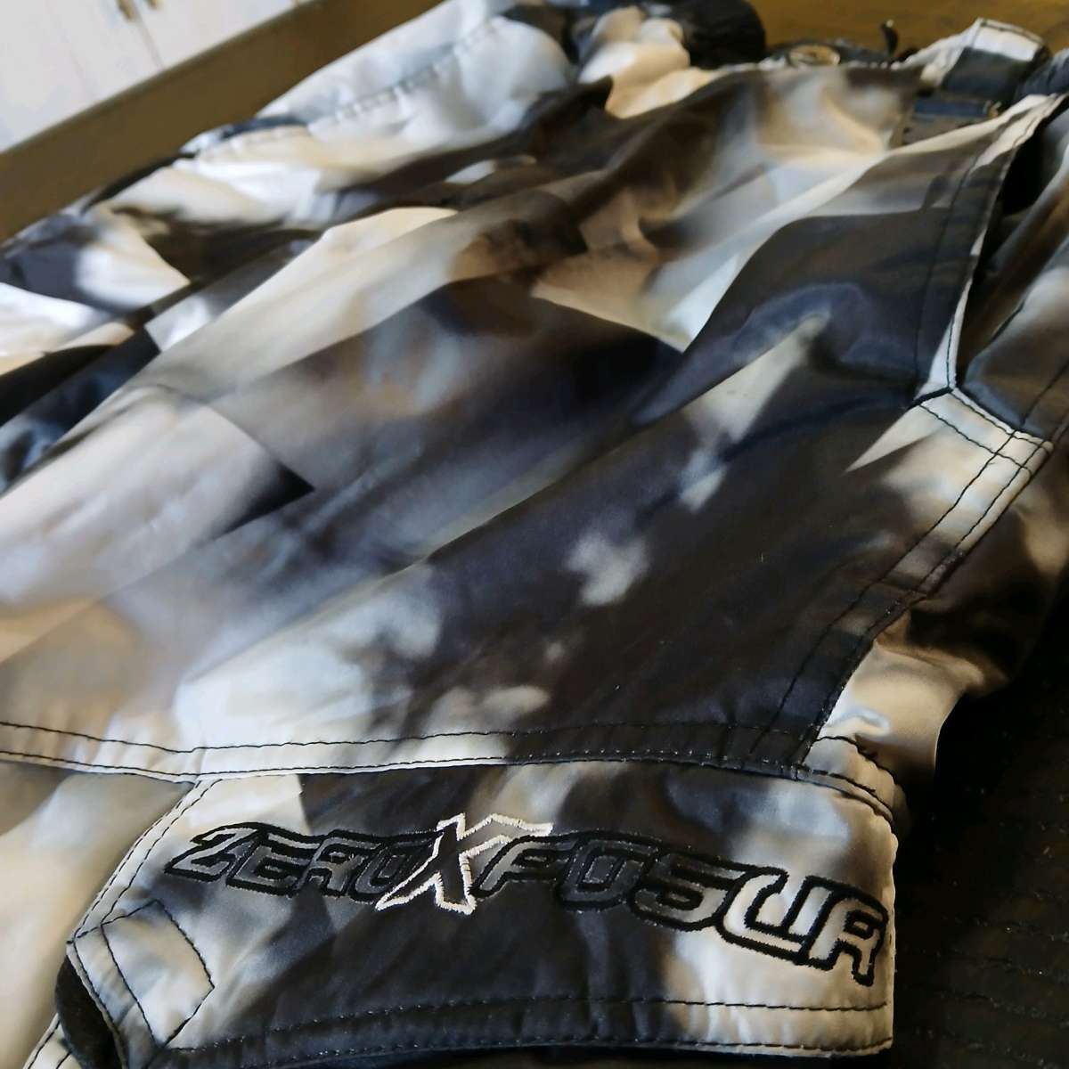 ZeroXposur Insulated Snow Pants for Kids Size 10 to12