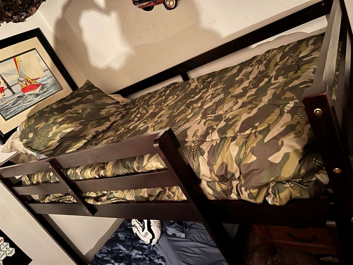 bunk beds mattress and bedding